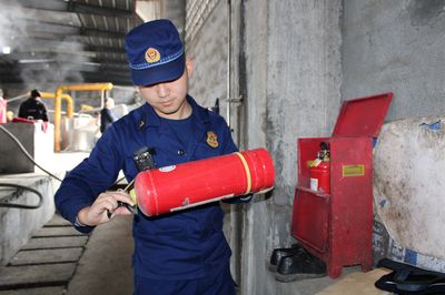 古丈縣開展易燃易爆場所消防安全檢查，確保消防設(shè)備完好有效